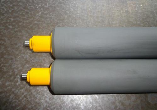包硅膠輥筒用什么膠水.jpg
